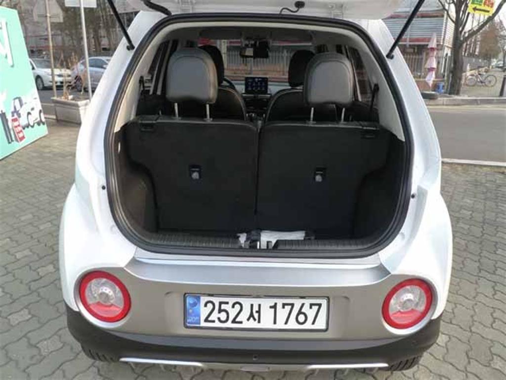 HYUNDAI Casper - Vista 5