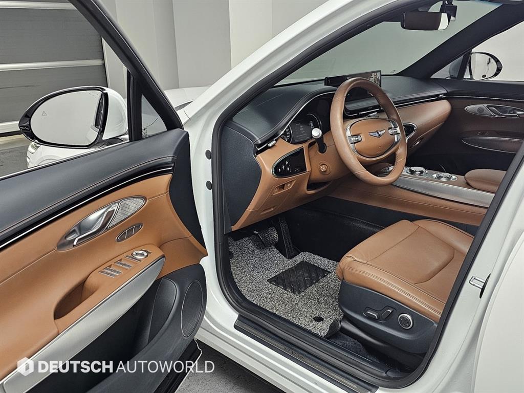 Genesis GV70 - Vista 11