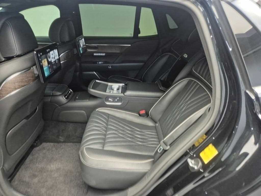 Genesis G90 - Vista 12