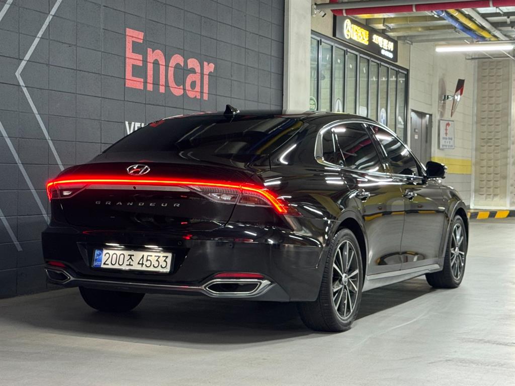 HYUNDAI Grandeur - Vista 2