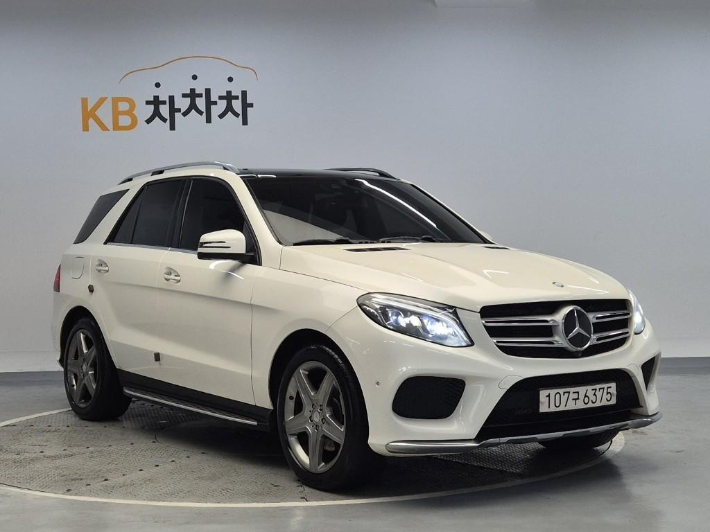 Mercedes Benz GLE Class - Vista 4