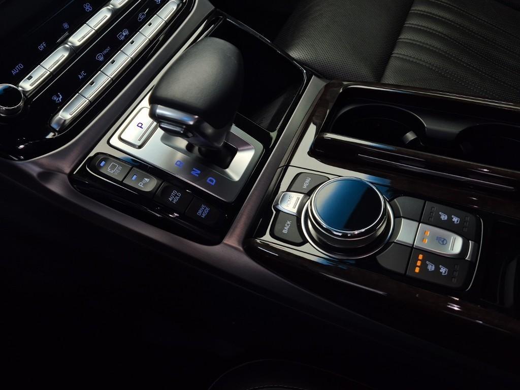 Genesis EQ900 - Vista 8