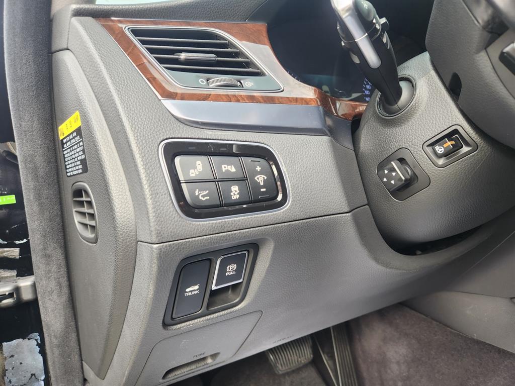 HYUNDAI Equus - Vista 12