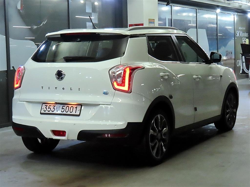 Ssangyong Tivoli - Vista 4