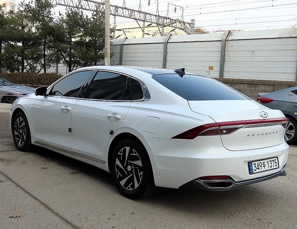 HYUNDAI Grandeur - Vista 3