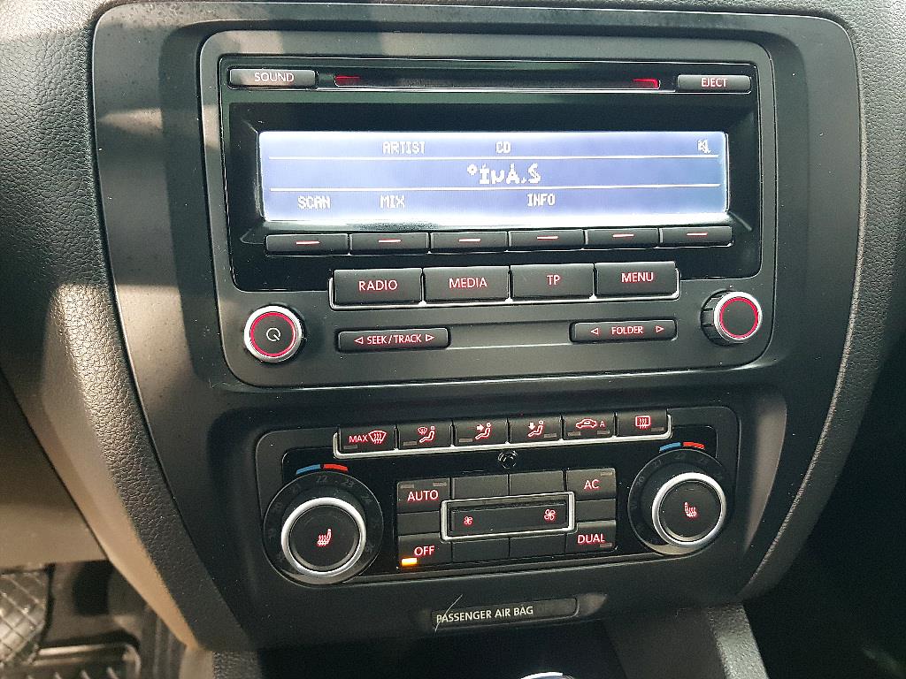 Volkswagen Jetta - Vista 12