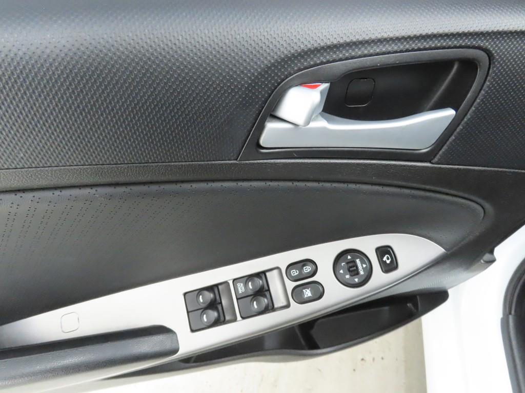 HYUNDAI Accent - Vista 9