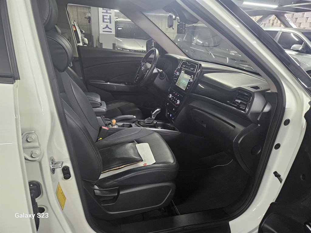 Ssangyong Tivoli - Vista 10