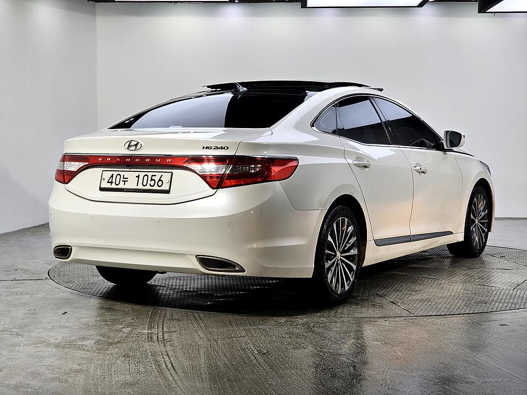 HYUNDAI Grandeur - Vista 4