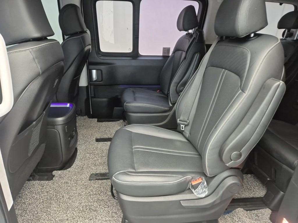 HYUNDAI Staria - Vista 12