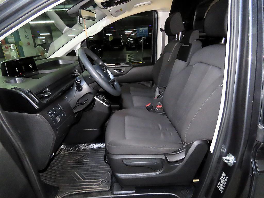HYUNDAI Staria - Vista 6