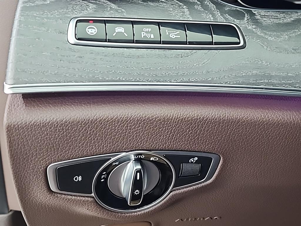 Mercedes Benz CLS Class - Vista 12