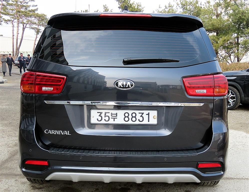 KIA Carnival - Vista 4