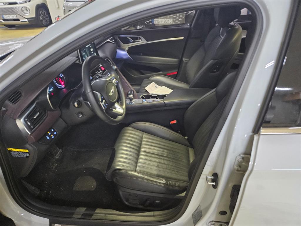 Genesis G70 - Vista 5