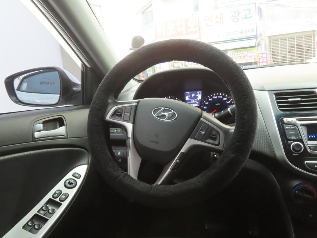 HYUNDAI Accent 2017 Blanco - Importación desde Corea - HF Imports Iquique - Foto 15