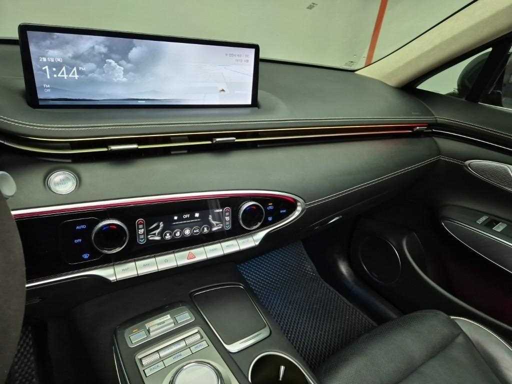 Genesis GV70 - Vista 10