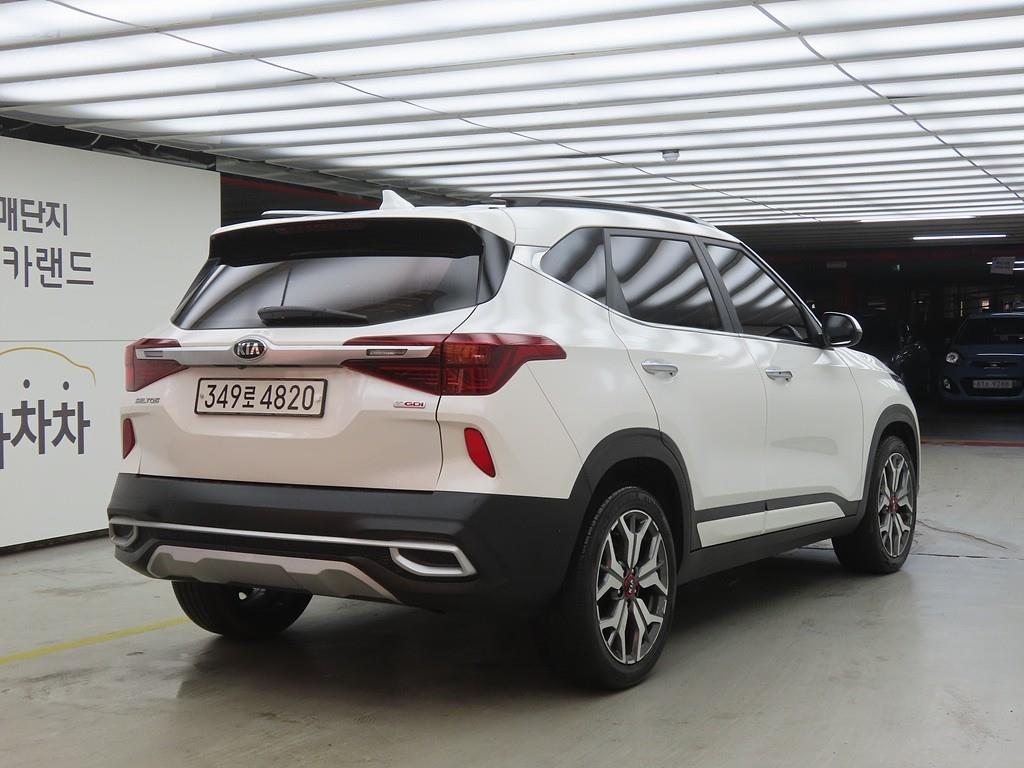 KIA Seltos - Vista 4