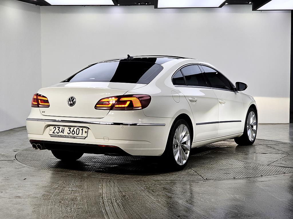 Volkswagen CC - Vista 4