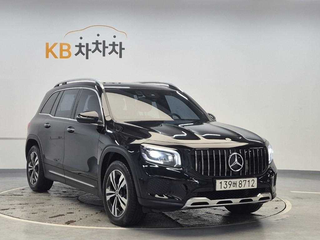 Mercedes Benz GLB Class - Vista 4