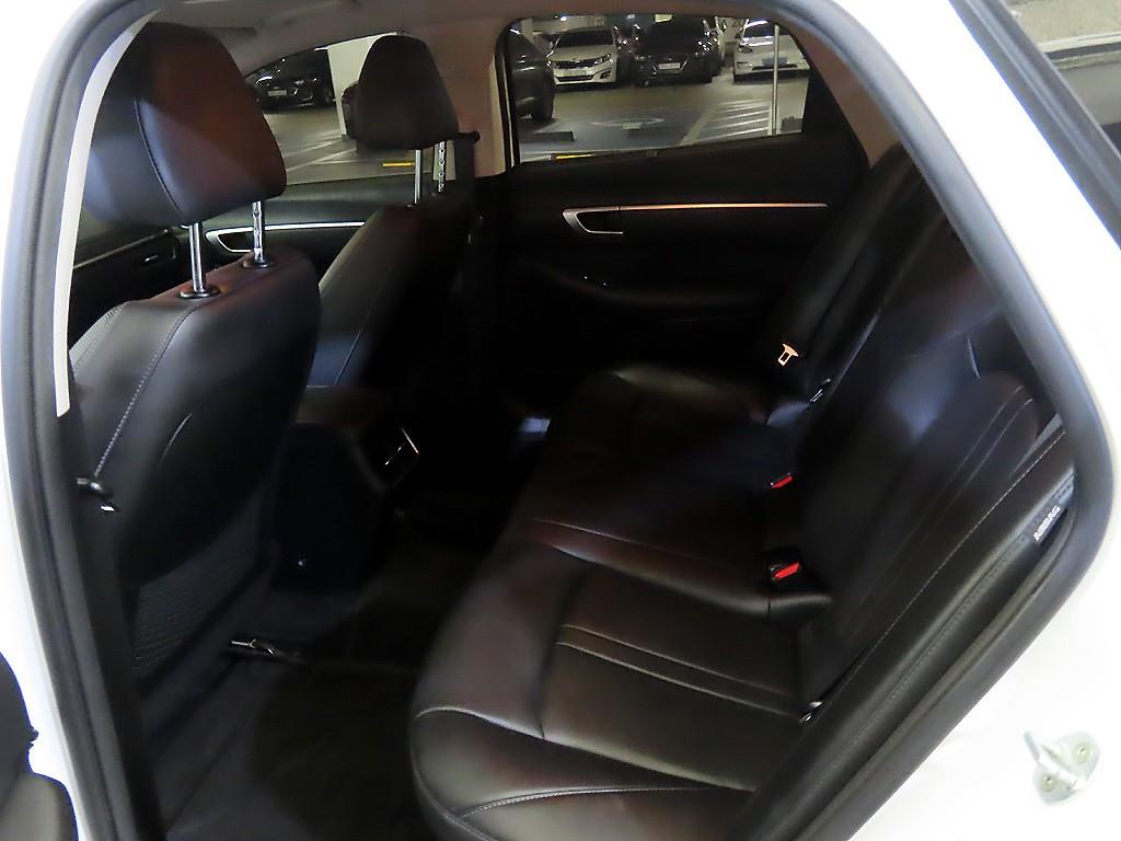 HYUNDAI Sonata - Vista 7