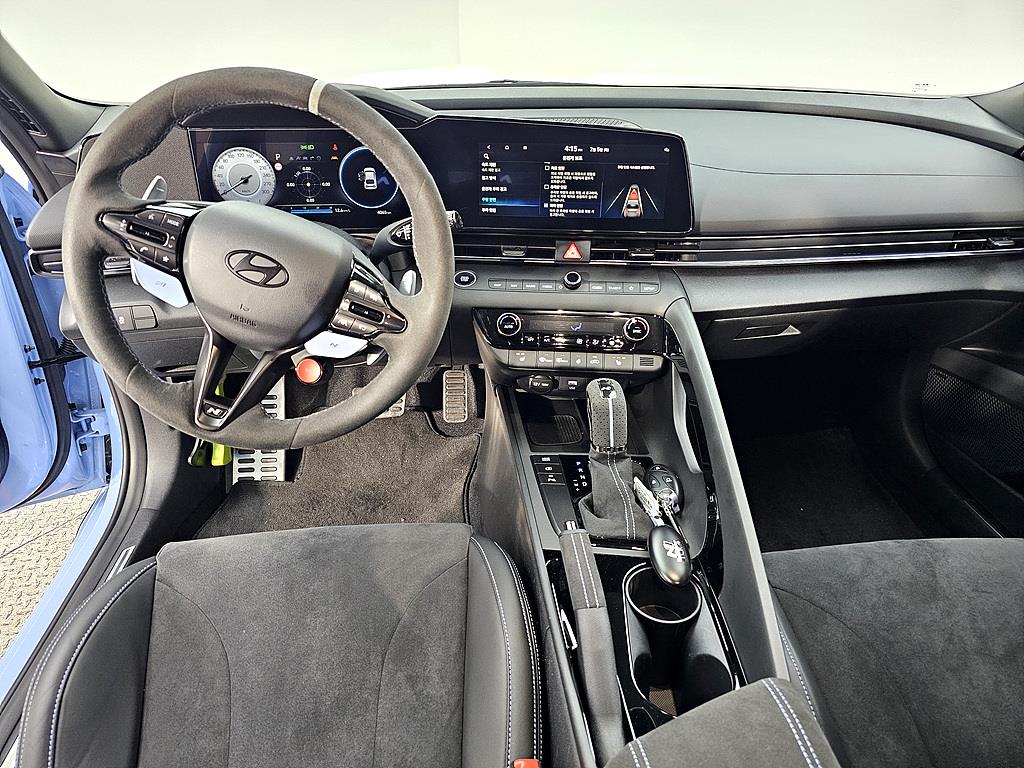 HYUNDAI Avante - Vista 5