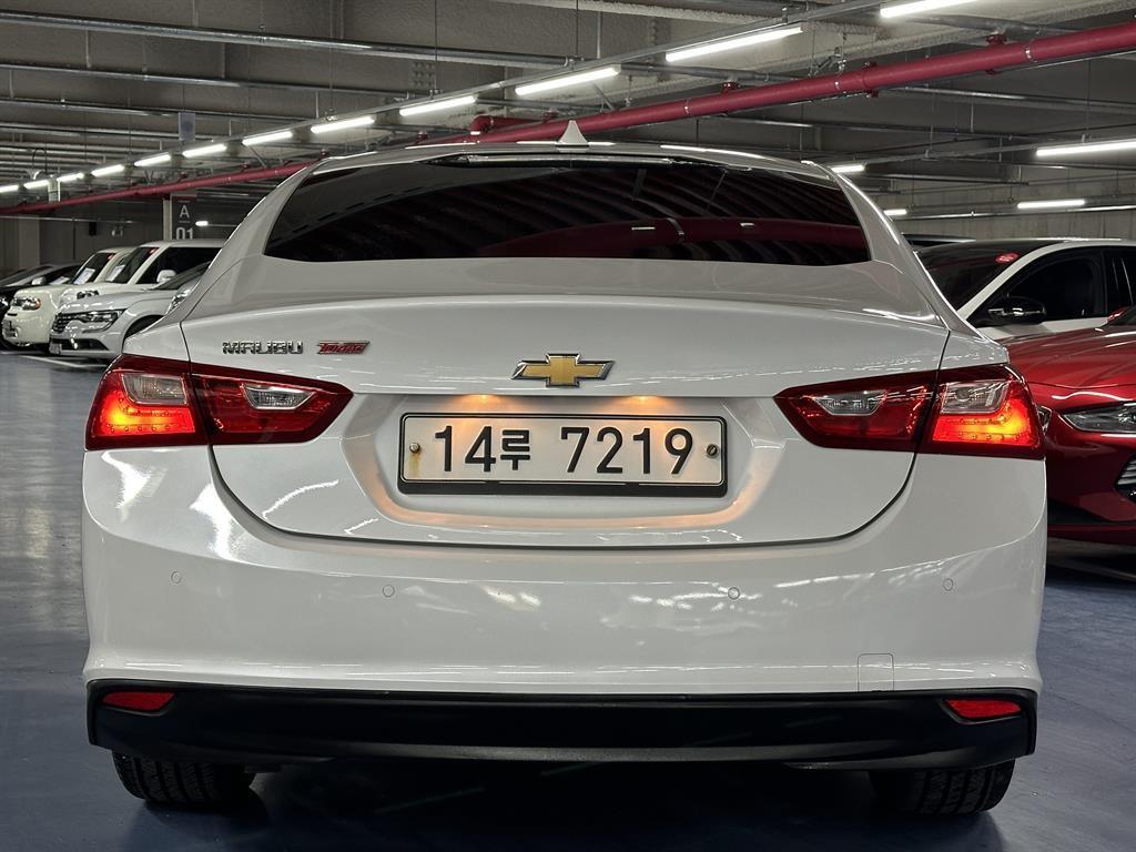 Chevrolet Malibu - Vista 3