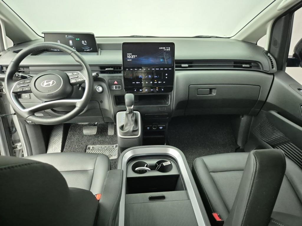 HYUNDAI Staria - Vista 5