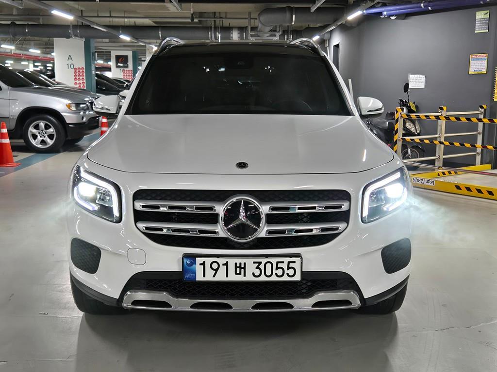 Mercedes Benz GLB Class - Vista 2