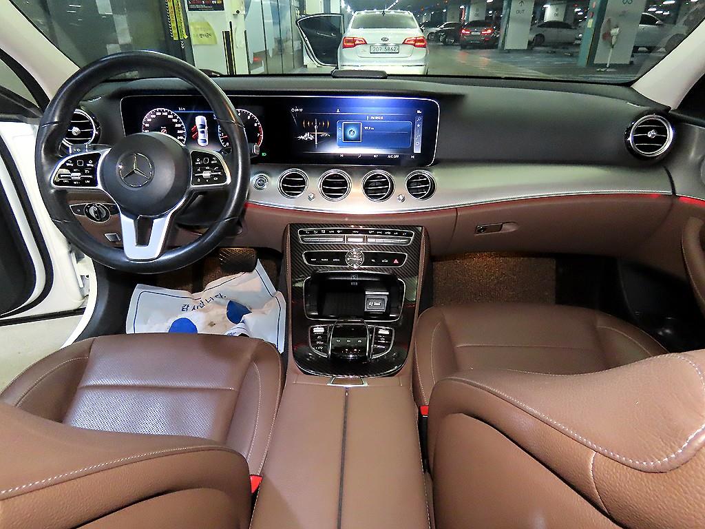 Mercedes Benz E class - Vista 10