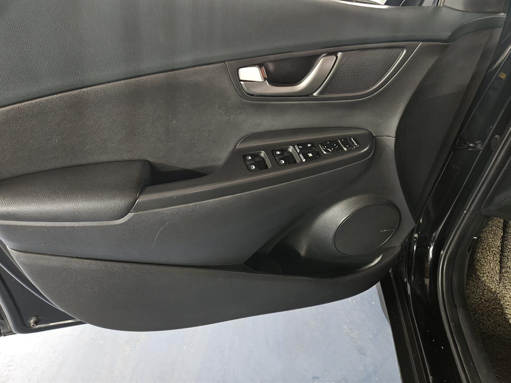 HYUNDAI Kona - Vista 11