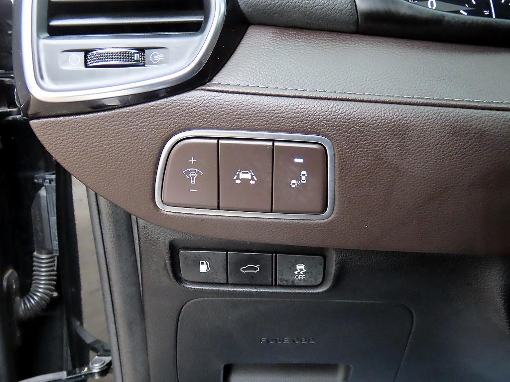 HYUNDAI Grandeur - Vista 12