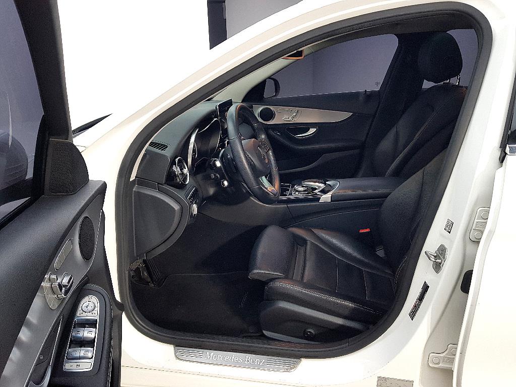 Mercedes Benz C Class - Vista 8