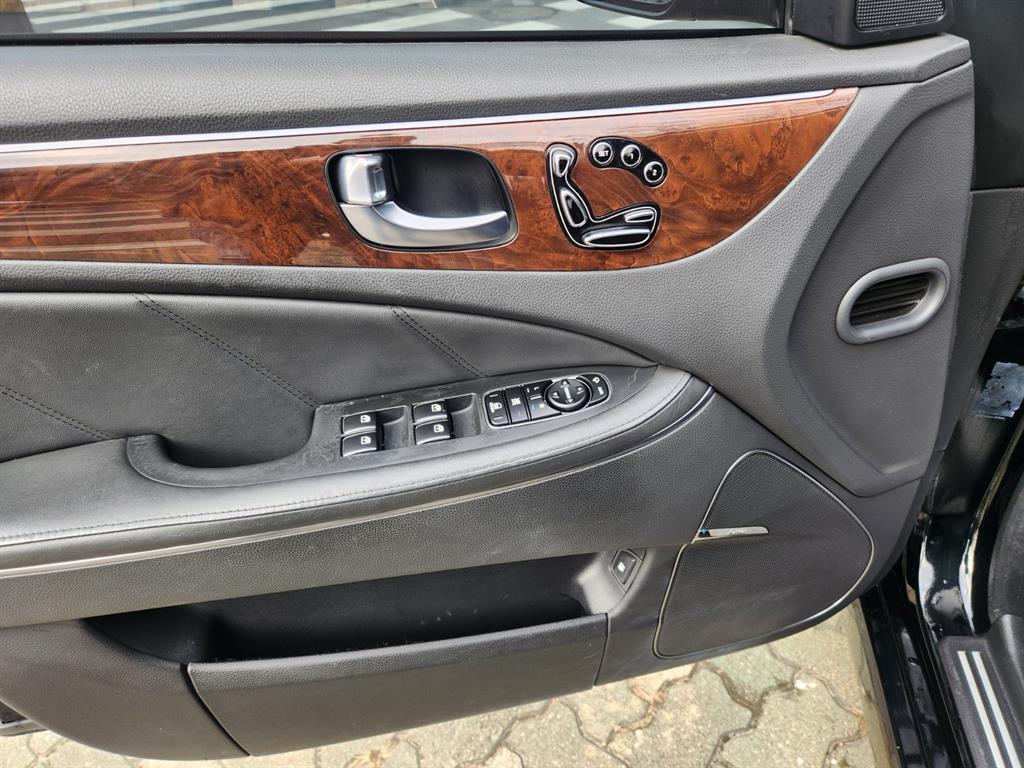 HYUNDAI Equus - Vista 11