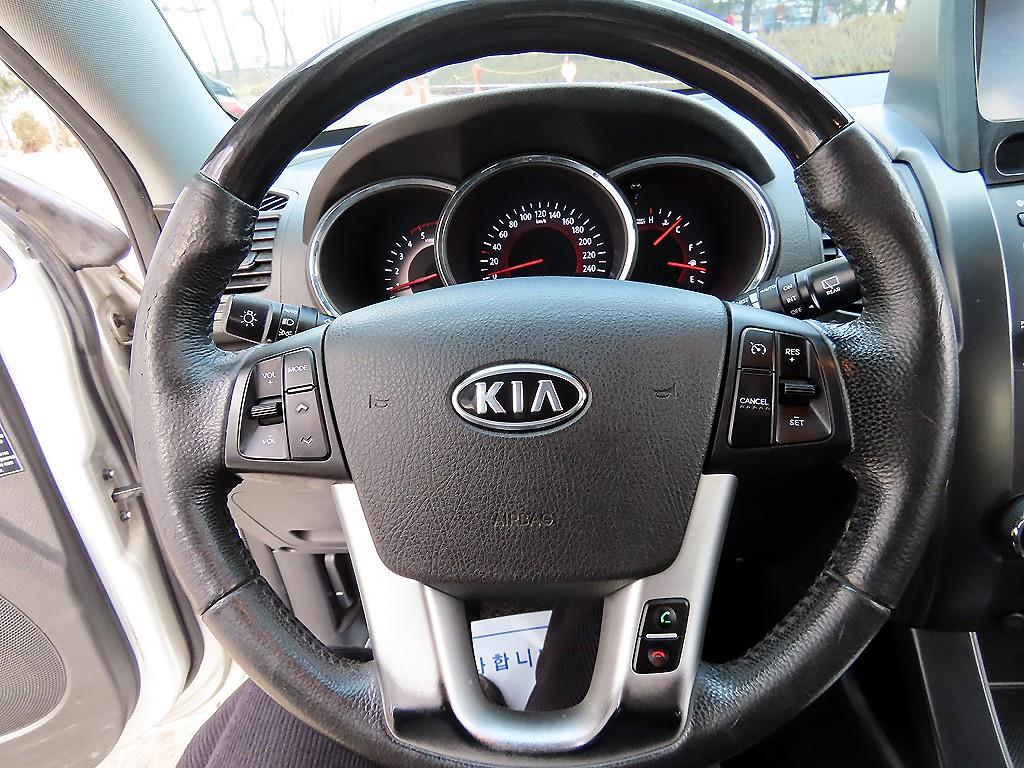 KIA Sorento - Vista 8