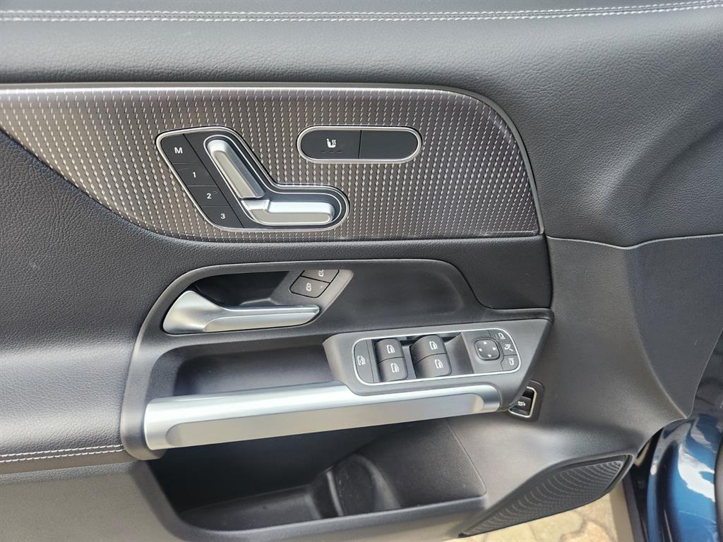 Mercedes Benz GLB Class - Vista 9