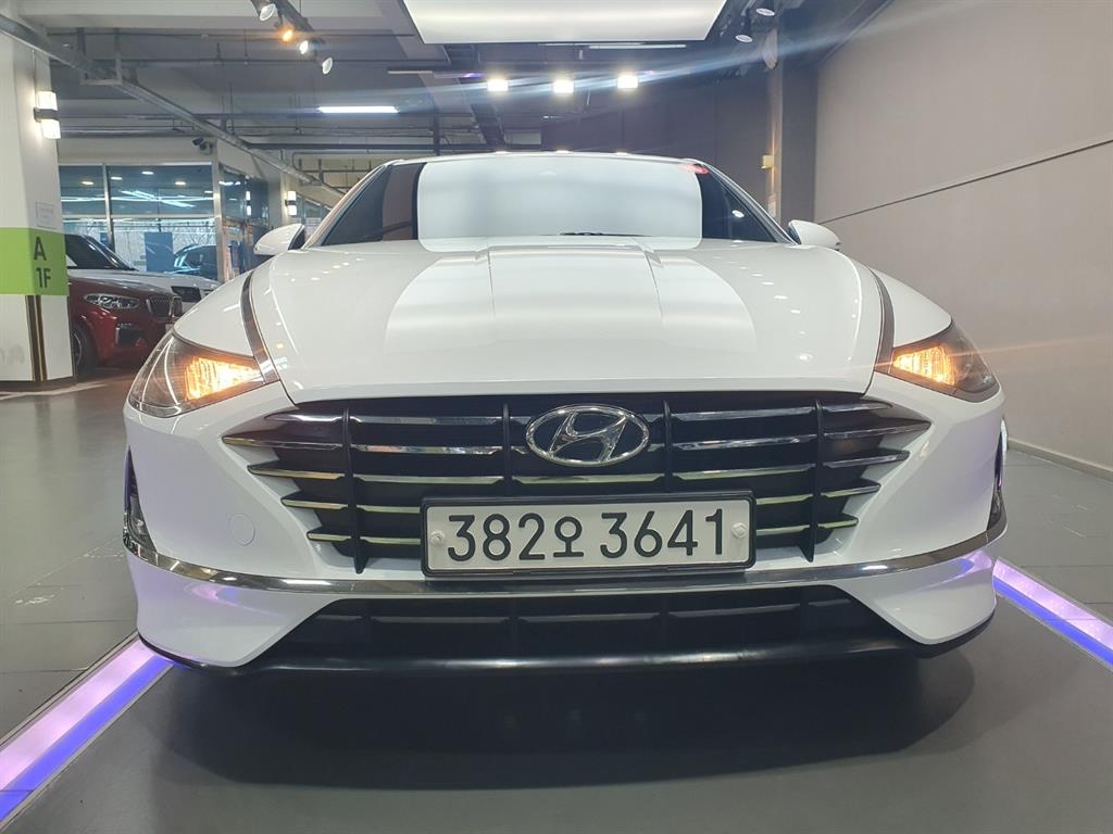 HYUNDAI Sonata - Vista 2