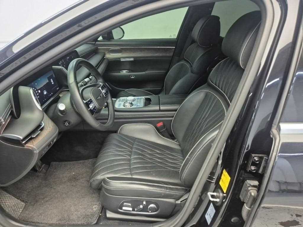 Genesis G90 - Vista 11