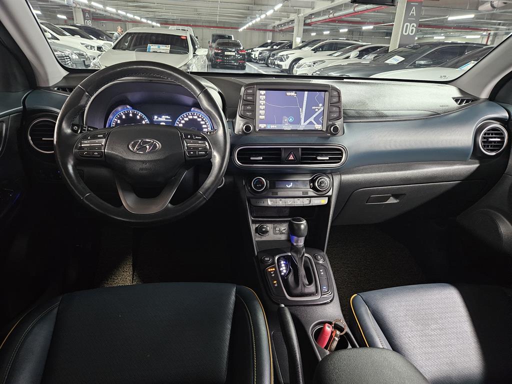 HYUNDAI Kona - Vista 6