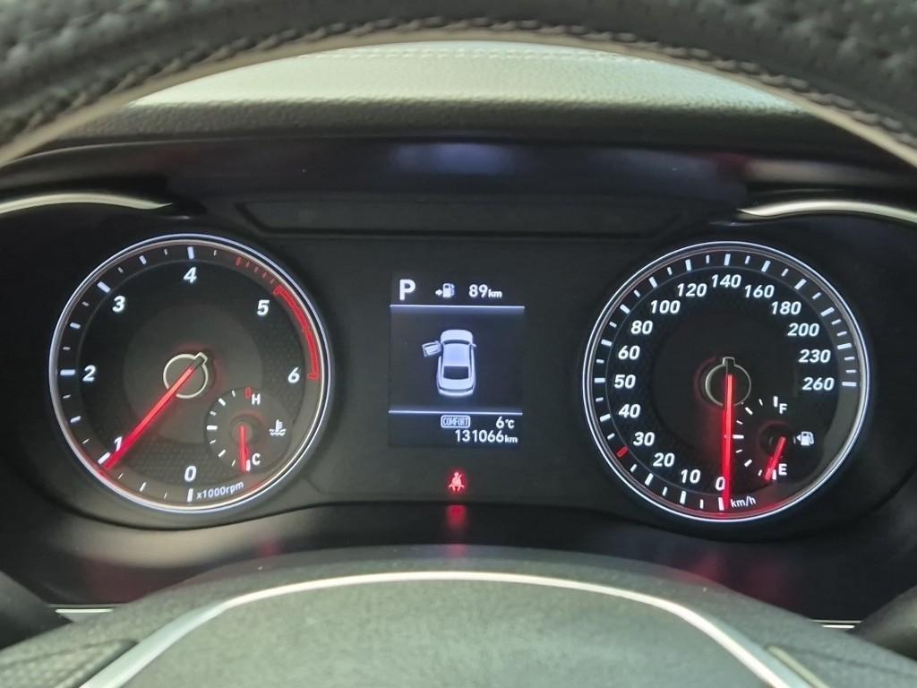 Genesis G70 - Vista 6