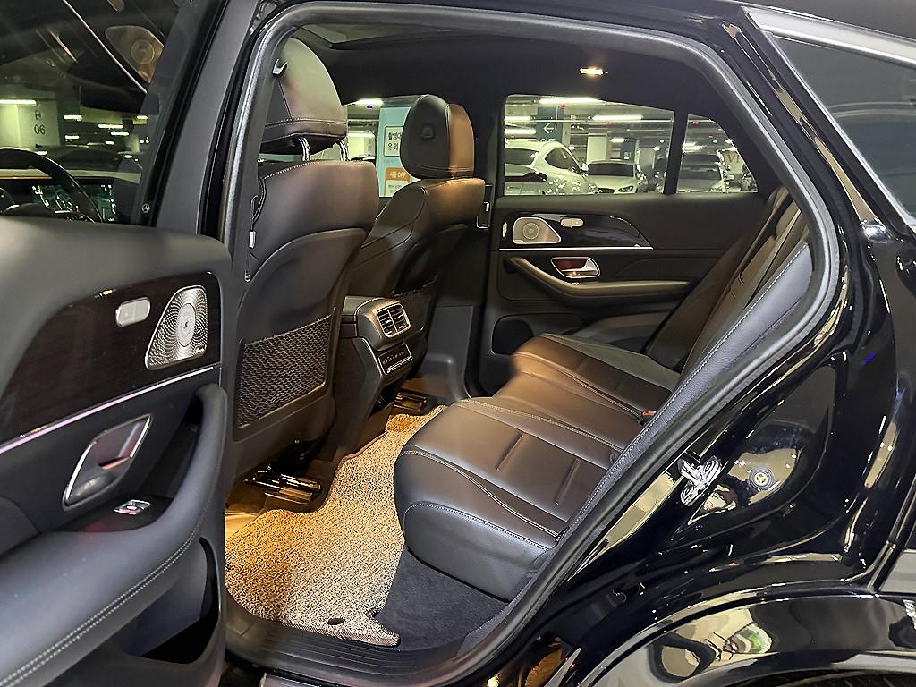 Mercedes Benz GLE Class - Vista 8