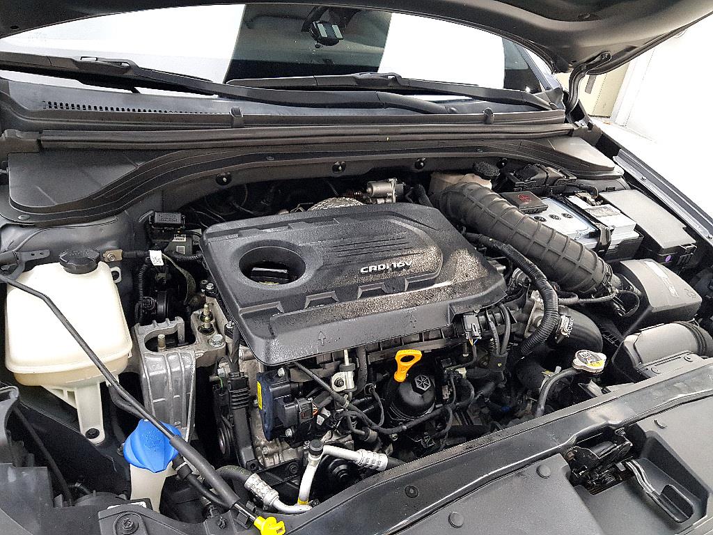 HYUNDAI Avante - Vista 6