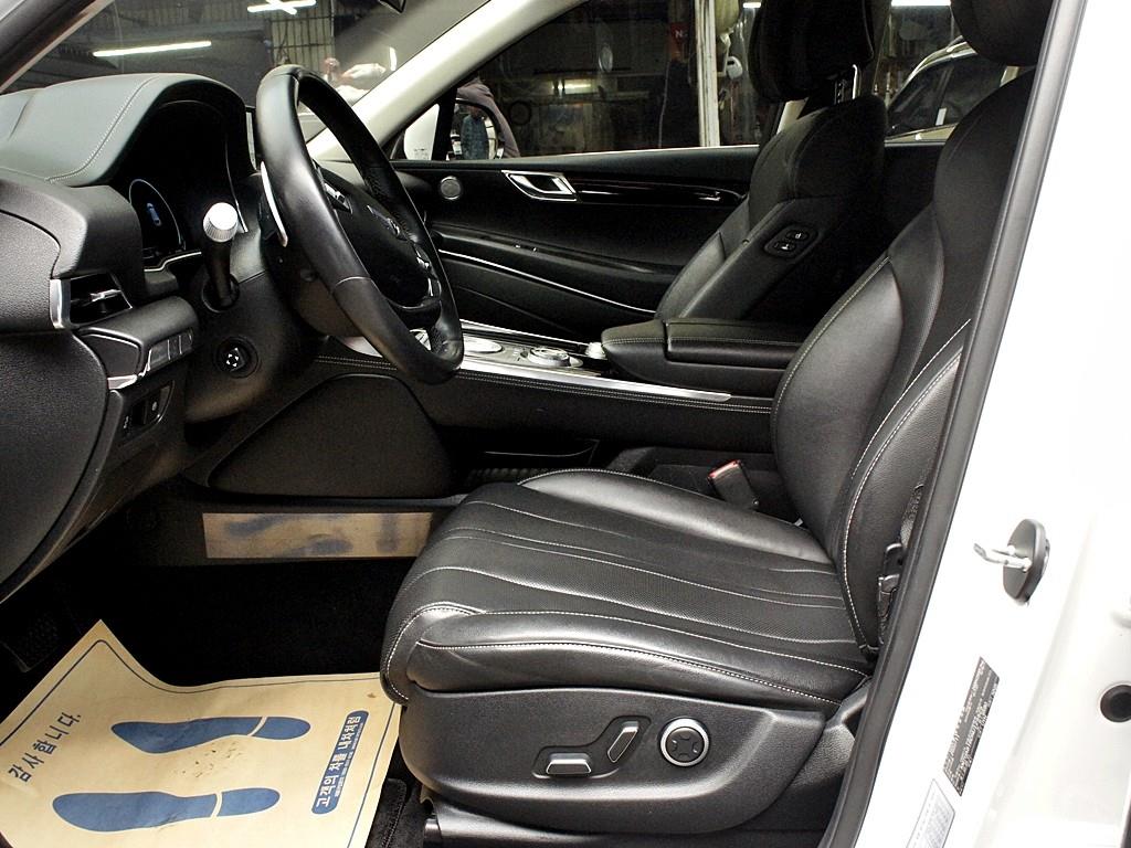 Genesis GV80 - Vista 8