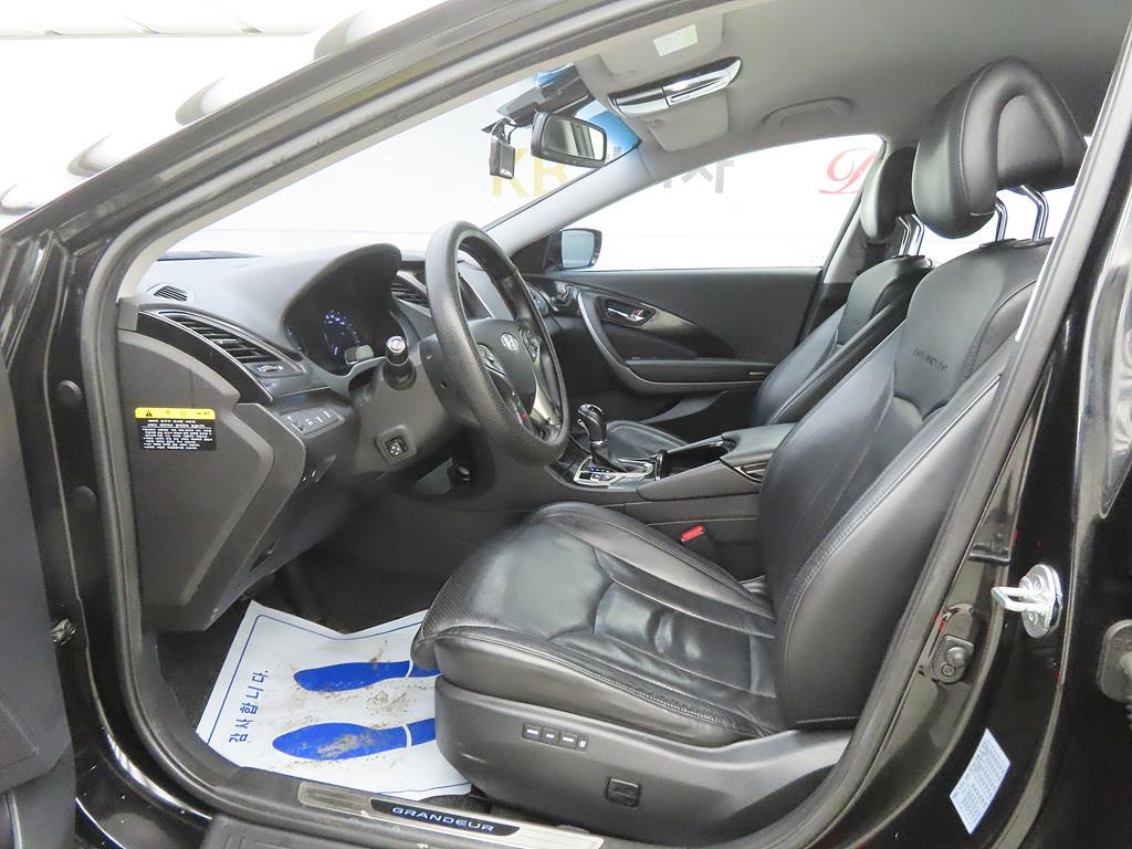 HYUNDAI Grandeur - Vista 5