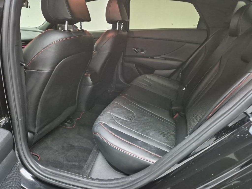 HYUNDAI Avante - Vista 12