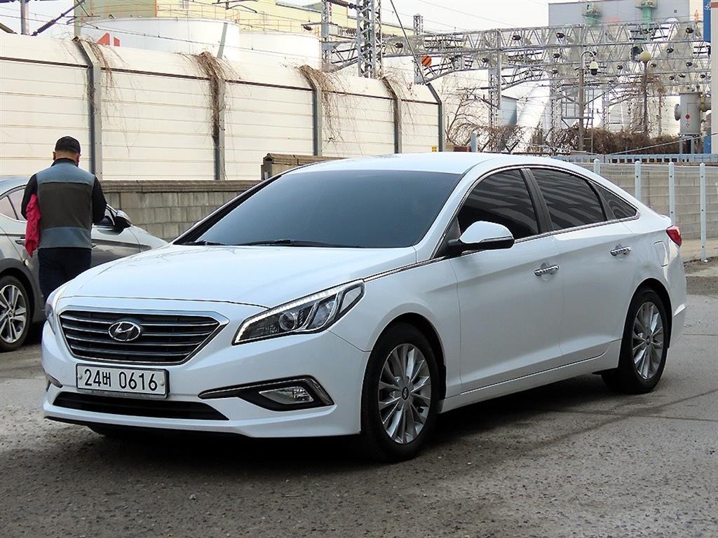 HYUNDAI Sonata - Vista 2