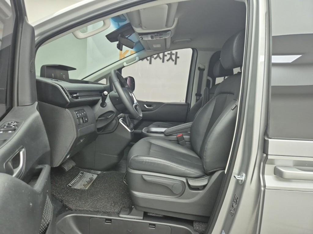 HYUNDAI Staria - Vista 11