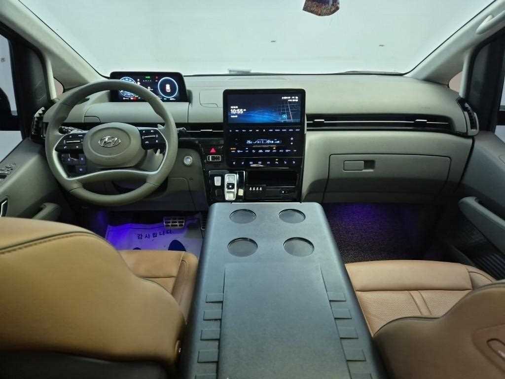 HYUNDAI Staria - Vista 7