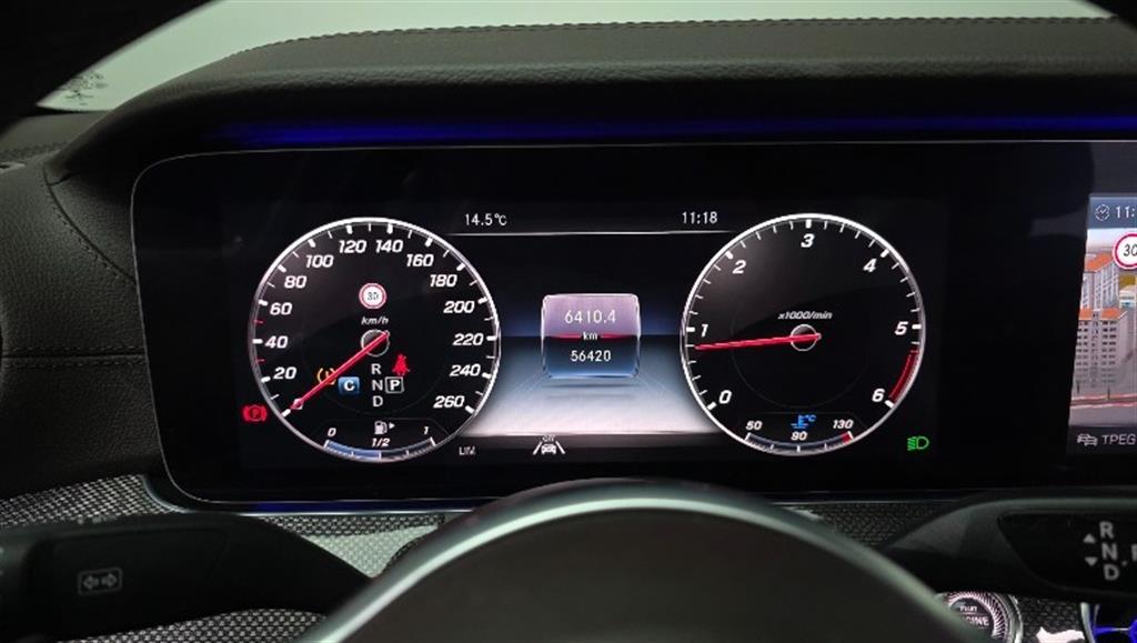 Mercedes Benz CLS Class - Vista 8