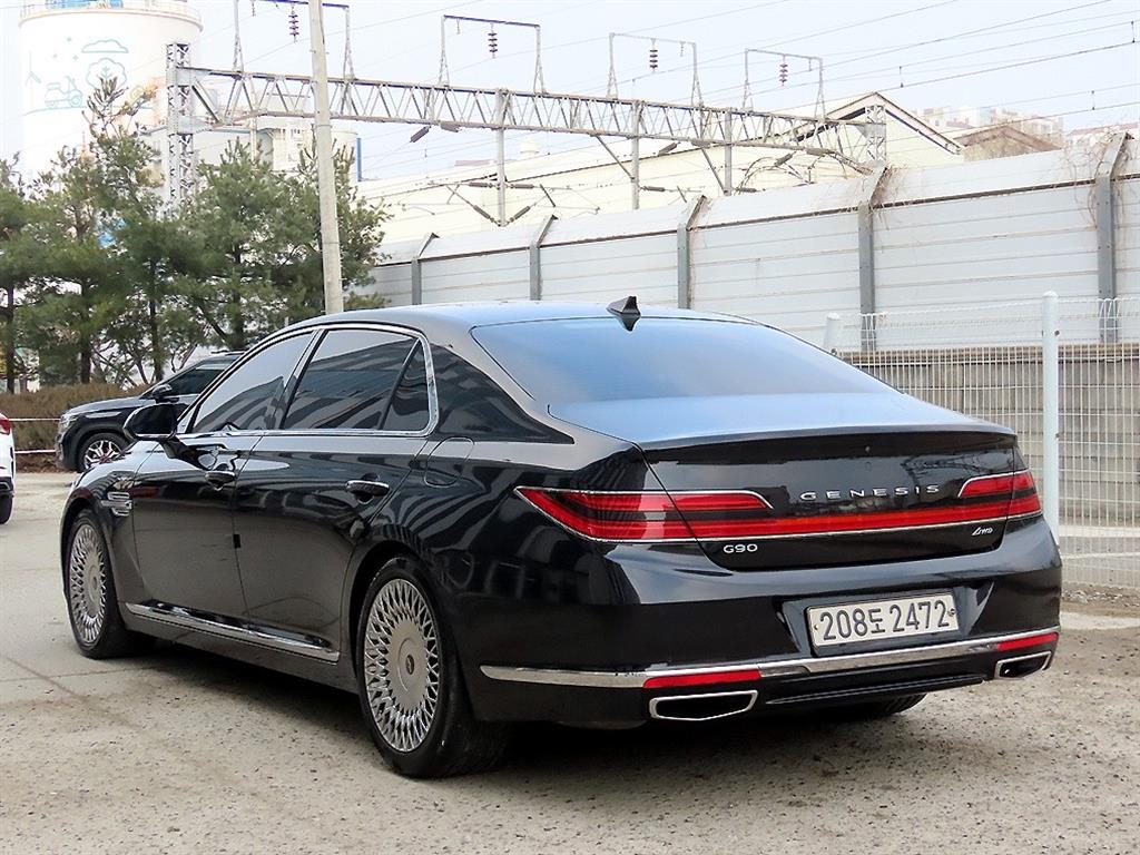 Genesis G90 - Vista 3