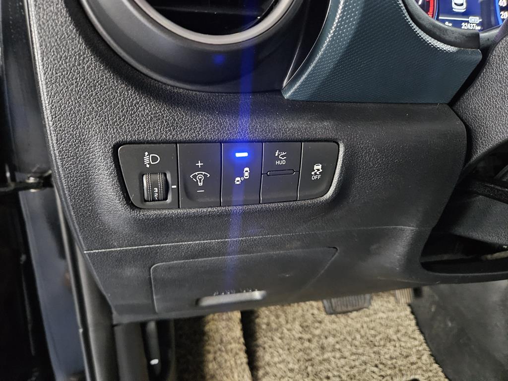 HYUNDAI Kona - Vista 12